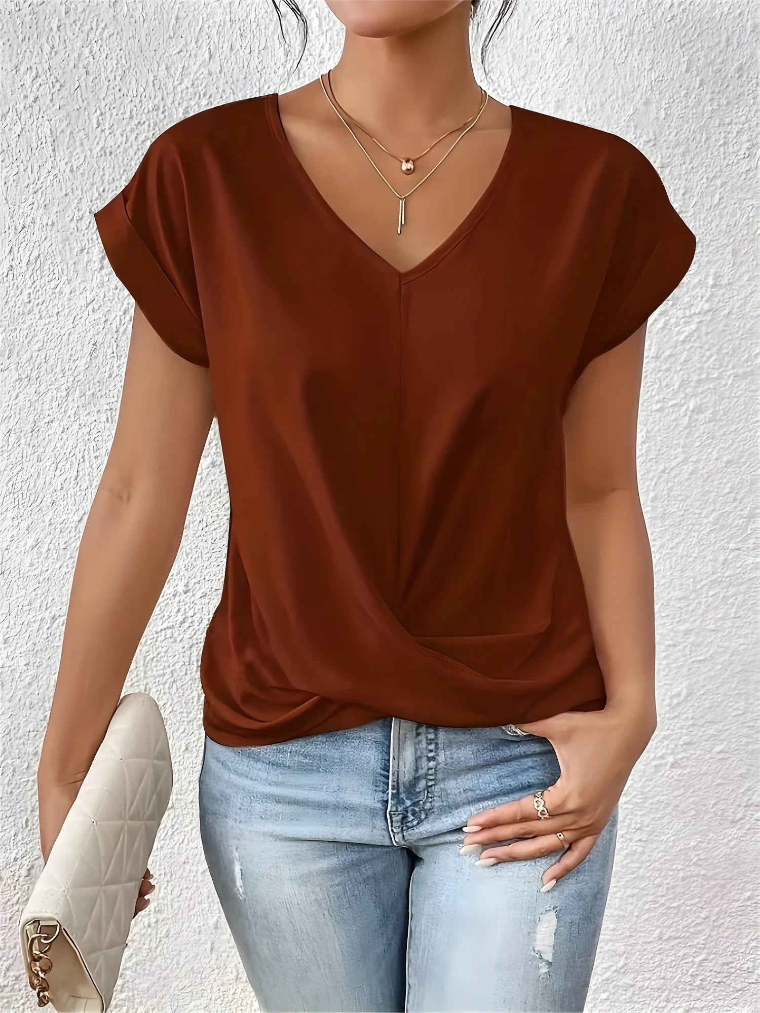 Valeria™ V-Ausschnitt Shirt mit Spitzenakzent Modeberg Bern